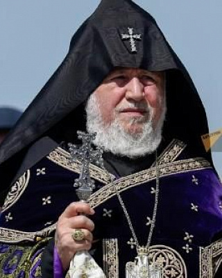 Президент РФ наградил орденом Почета католикоса всех армян Гарегина II